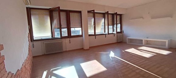 4 bedrooms Apartment in Livorno, Italy No. 342750 30