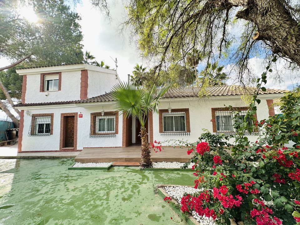 Casa de 5 dormitorios en Alicante, Spain No. 185186