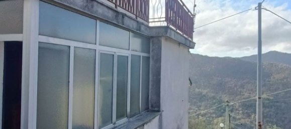 Дом с 6 комнатами в Даванья, Италия № 156489 4