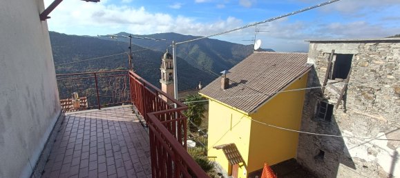 Дом с 6 комнатами в Даванья, Италия № 156489 3