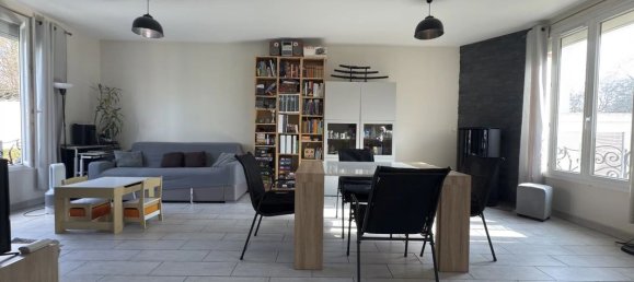 2 bedrooms House in Chelles, France No. 180884 18