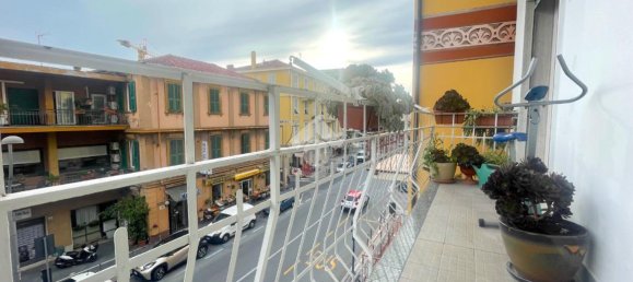 5-salle Appartement à Sanremo, Italy No. 16436 18