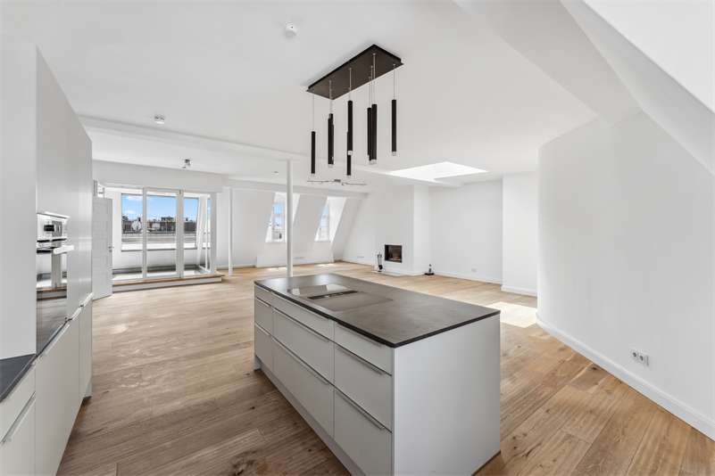 Apartamento de 5 habitaciónes en Wilmersdorf, Germany No. 10198