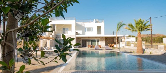 3 bedrooms Villa in Heraklion, Greece No. 8391 3