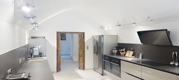 6 bedrooms Castles in Uzes, France No. 293717 13