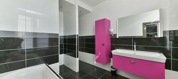 Apartamento de 3 dormitorios en Chantilly, France No. 99309 15