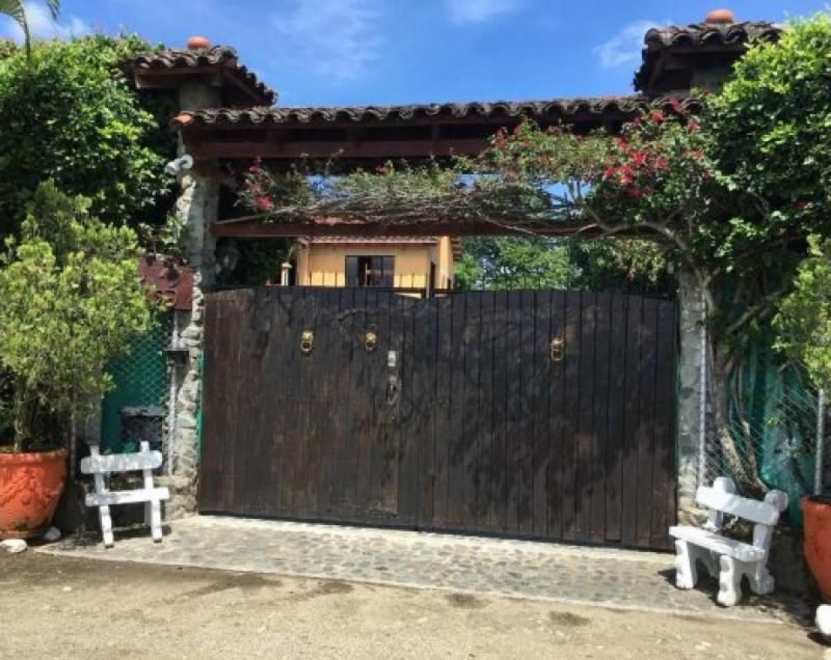 5 bedrooms House in Valle del Cauca, Colombia No. 8770