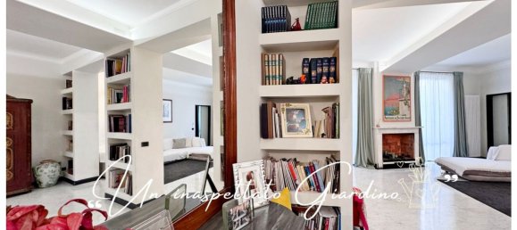 11 rooms Apartment in Genoa, Italy No. 187762 7