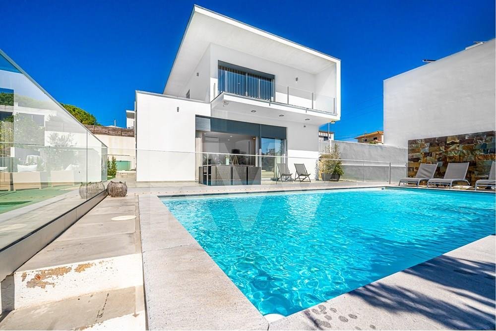 4 bedrooms Villa in Sintra, Portugal No. 84580