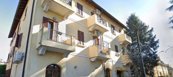 Apartamento de 8 habitaciónes en Turate, Italy No. 300081 2