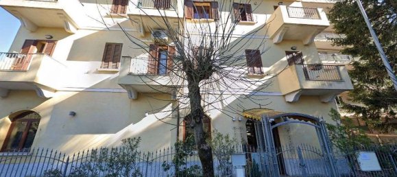 Apartamento de 8 habitaciónes en Turate, Italy No. 300081 3