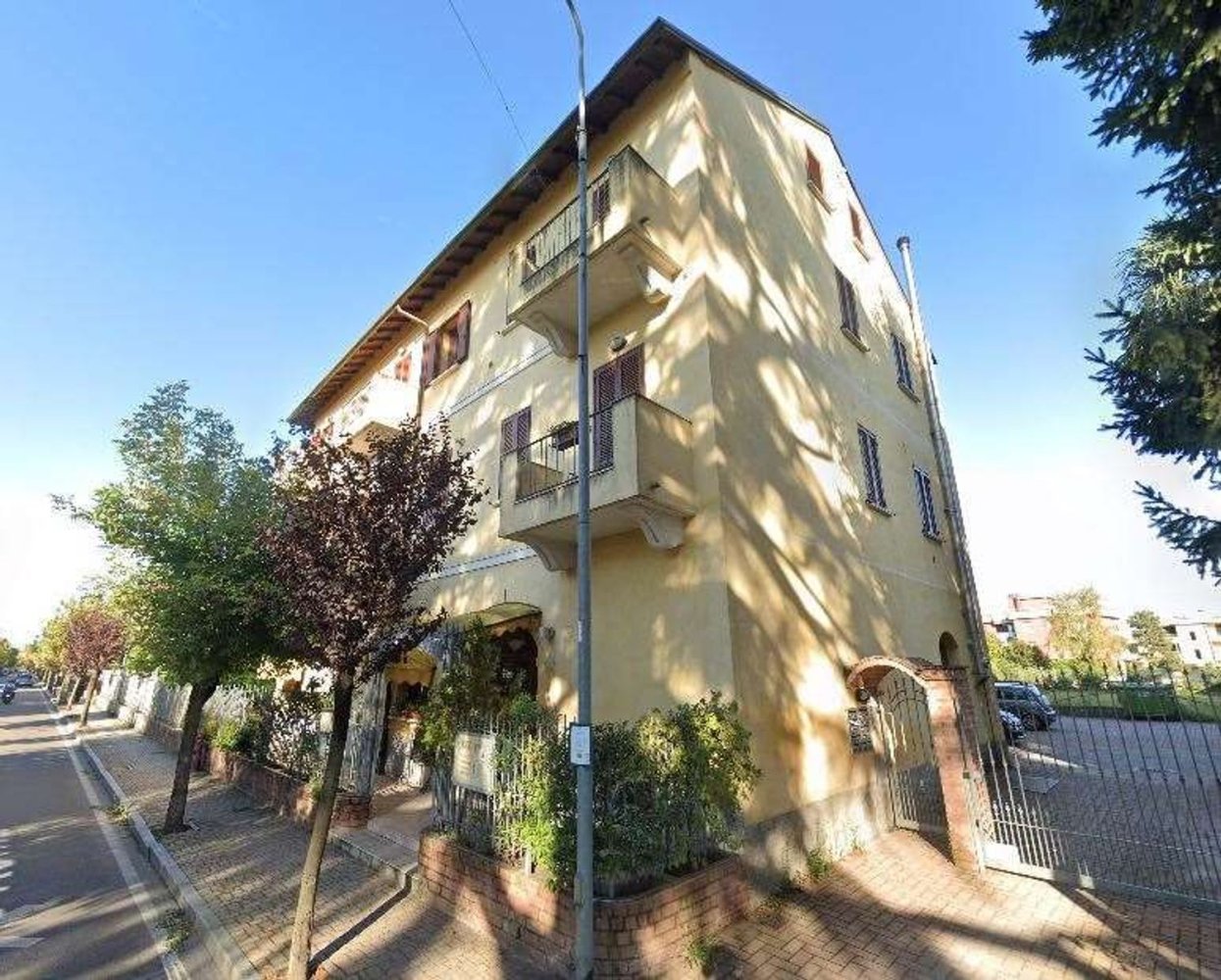 Apartamento de 8 habitaciónes en Turate, Italy No. 300081
