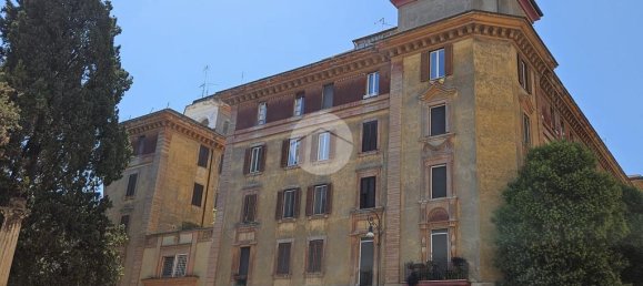 3 bedrooms Apartment in Rome, Italy No. 298320 2