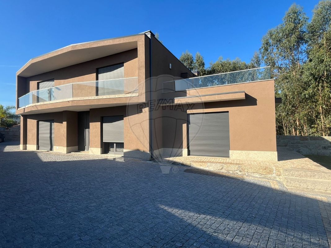 4 غرف نوم منزل في Pacos de Ferreira, Portugal رقم 22238