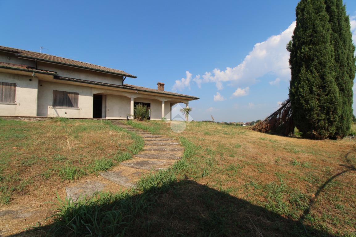 4 rooms Villa in Torre Pallavicina, Italy No. 236960