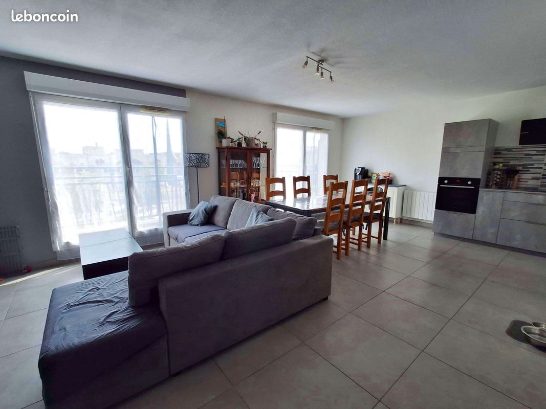 Apartamento de 2 dormitorios en Romans-sur-Isere, France No. 338281