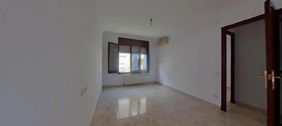 Apartamento de 3 dormitorios en L'Hospitalet de Llobregat, Spain No. 32579 7