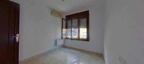 Apartamento de 3 dormitorios en L'Hospitalet de Llobregat, Spain No. 32579 9