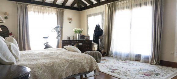 5 bedrooms Villa in Benahavis, Spain No. 4635 12