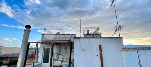 3-salle Penthouse à Bitonto, Italy No. 24988 10