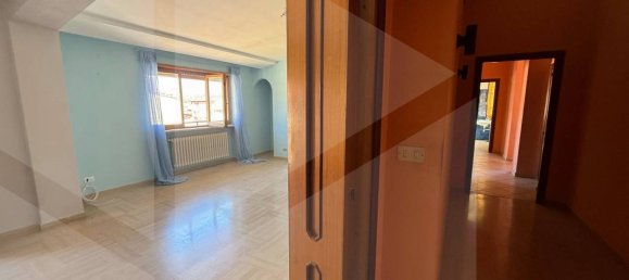 5-salle Appartement à Avezzano, Italy No. 19500 4