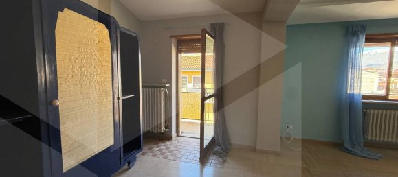 5-salle Appartement à Avezzano, Italy No. 19500 6