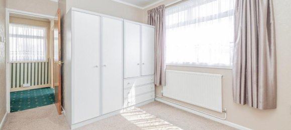 3 bedrooms Commercial property in Borehamwood, United Kingdom No. 6212 24