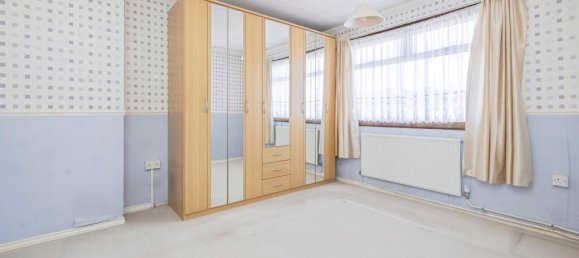 3 bedrooms Commercial property in Borehamwood, United Kingdom No. 6212 6