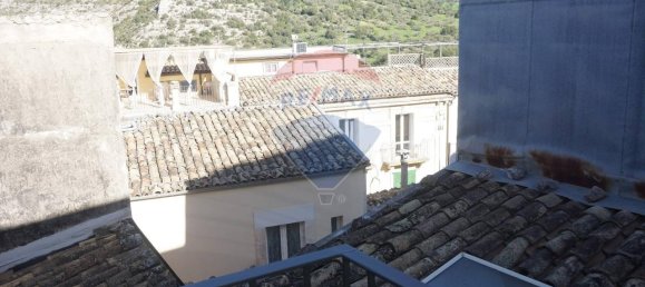 4 rooms House in Ragusa, Italy No. 7048 45
