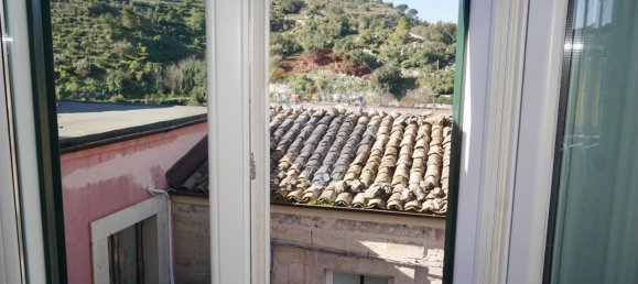 4 rooms House in Ragusa, Italy No. 7048 8