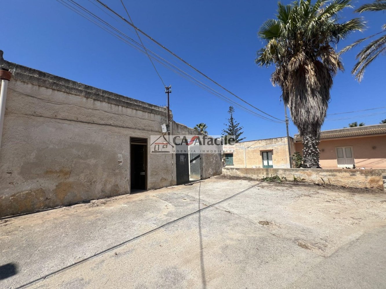 Propriété commerciale à Marsala, Italy 180m² No. 303820