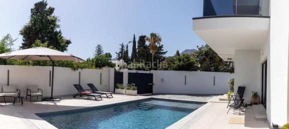 5 bedrooms Villa in Benalmadena, Spain No. 133798 3