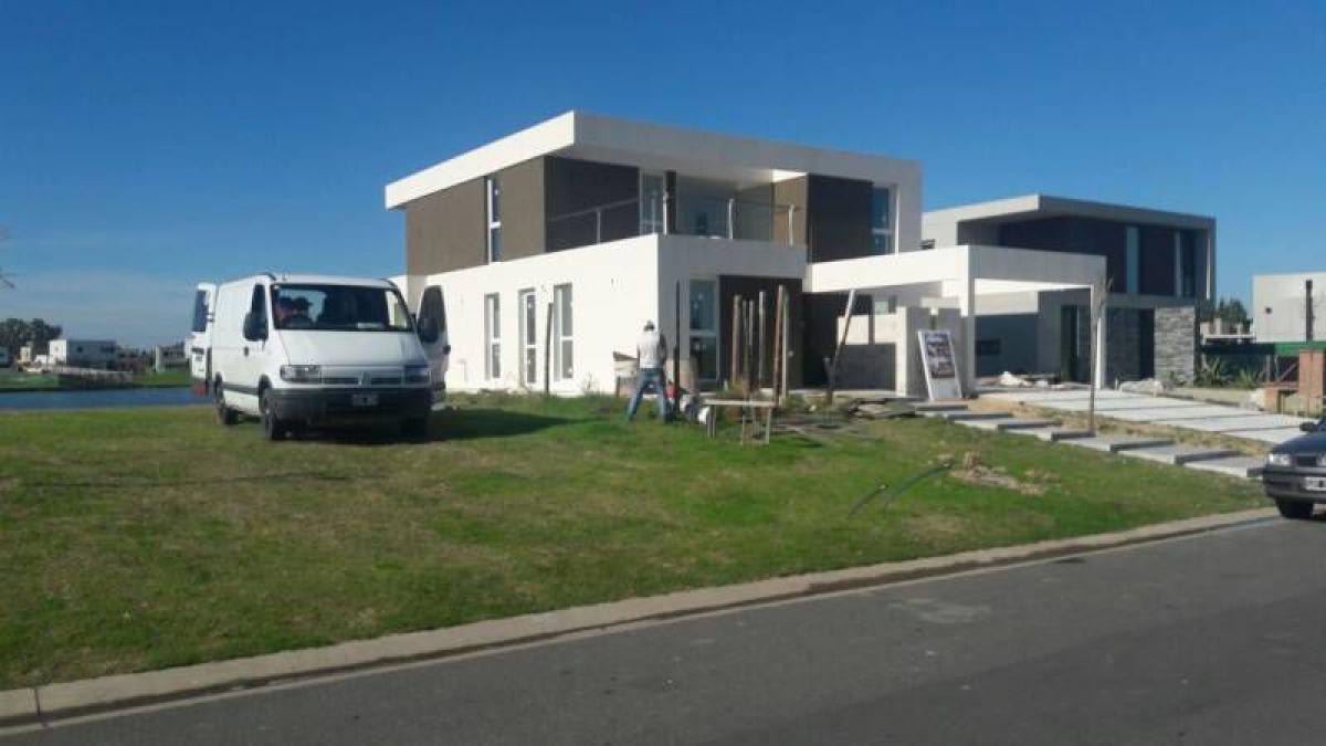 3 Schlafzimmer Haus in Tigre, Argentina, Nr. 64105