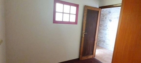 334m² Building in A Coruna, Spain No. 48447 12