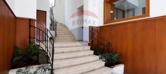 Apartamento de 5 dormitorios en Bari, Italy No. 337738 2
