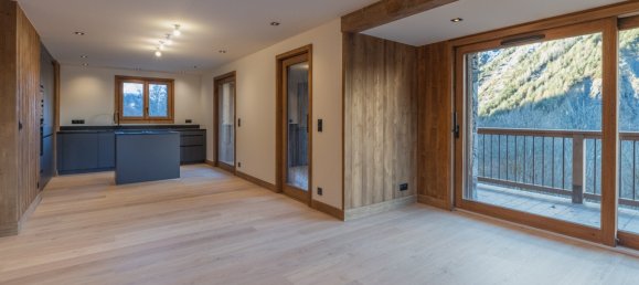 4 Schlafzimmer Gewerbliche Immobilie in Les Belleville, France, Nr. 397 3