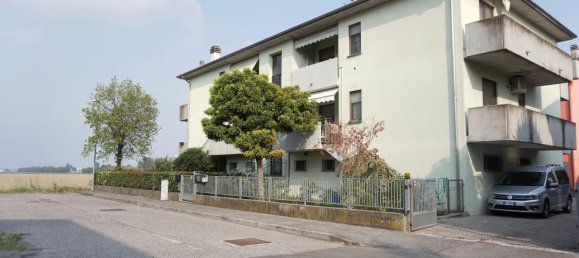 2 rooms Apartment in Torrile, Italy No. 233025 4