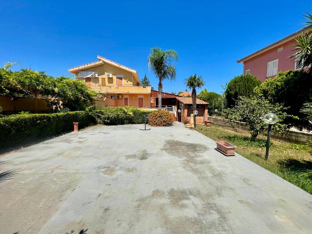 4 bedrooms Villa in Altavilla Milicia, Italy No. 311967