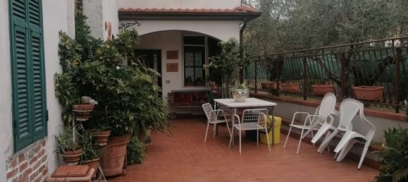 Casa de 4 habitaciónes en Carrara, Italy No. 48109 3