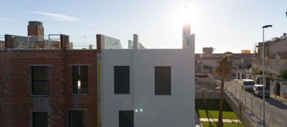 3 bedrooms Bungalow in Alicante, Spain No. 188099 3