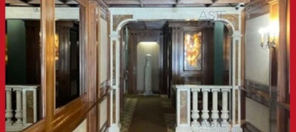 5 bedrooms Apartment in Rome, Italy No. 330879 4