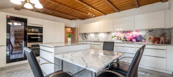 Здание с 18 комнатами в Кельхайм, Германия № 131959 16