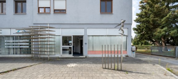 Здание с 18 комнатами в Кельхайм, Германия № 131959 11