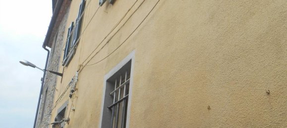 2 bedrooms House in Pescia, Italy No. 154 4