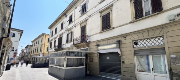Apartamento de 2 dormitorios en Empoli, Italy No. 332771 21