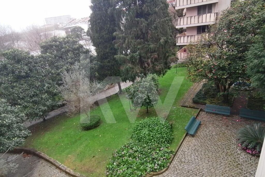 4 bedrooms Apartment in Porto, Portugal No. 43003