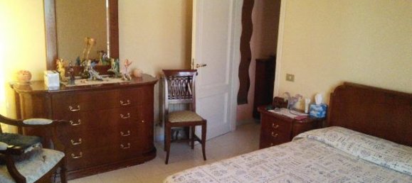 Apartamento de 3 habitaciónes en Poggibonsi, Italy No. 252609 5