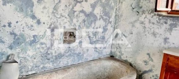 7-salle Terrain à Barga, Italy No. 24458 14