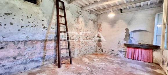 7-salle Terrain à Barga, Italy No. 24458 12