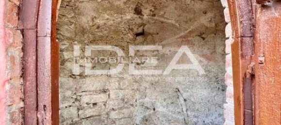 7-salle Terrain à Barga, Italy No. 24458 11